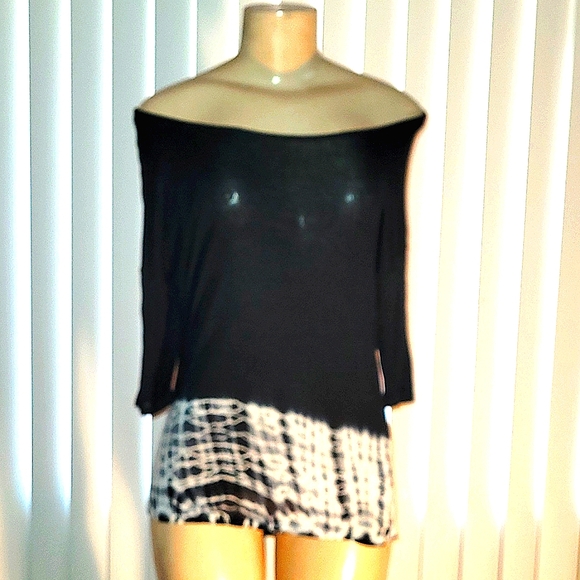 3/4 sleeves off shoulder black over blk&wht tie dye scoop neck top size s NWOT - Picture 1 of 3